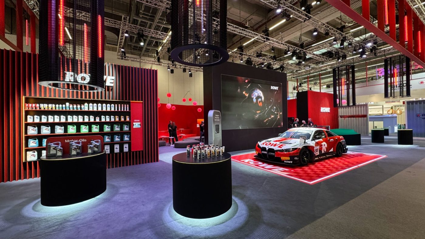 Messestand der Firma ROWE Mineralölwerk GmbH auf der Automechanika Messe Frankfurt